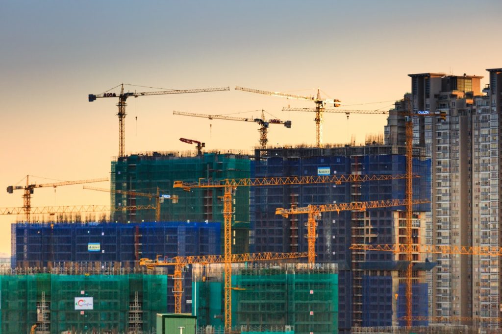 skyline de edifícios em construção